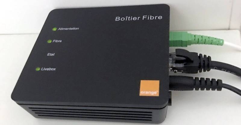 ONT Huawei EchoLife HG8010Hv3 fourni par Orange
